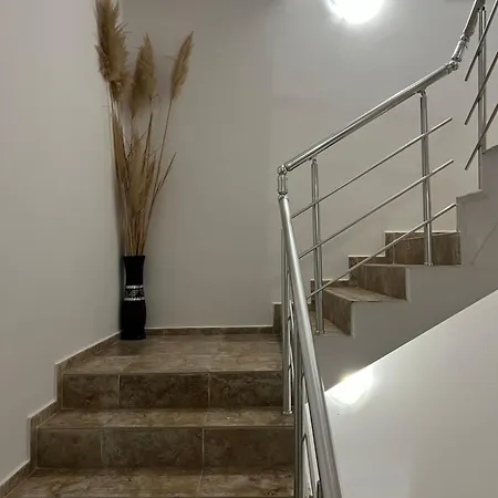 Jamais Vue Apartment