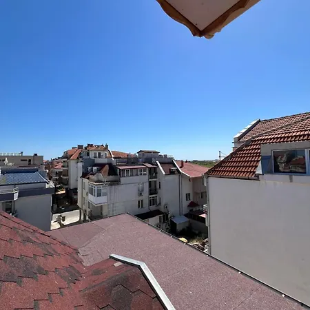 Jamais Vue Apartment